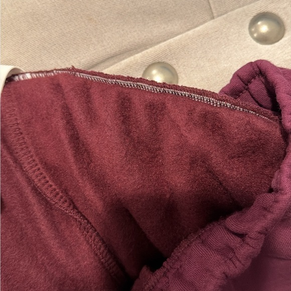 Alo Burgundy Crewneck & Straight Leg Set NWT Size Small - Picture 5 of 5